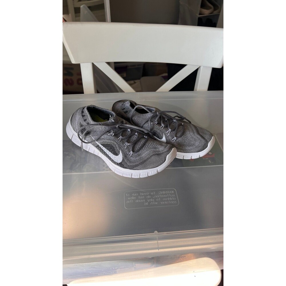 Nike Free shoes (size 7)
